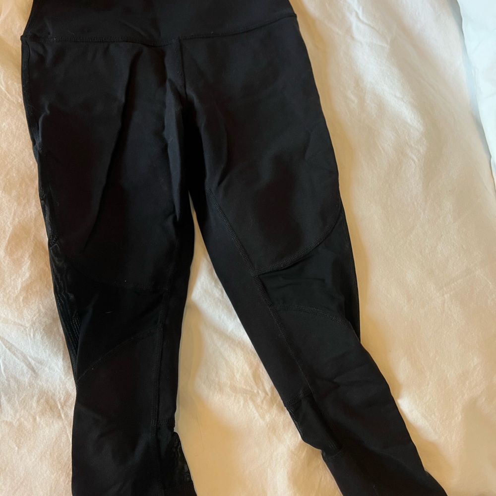 Alo black leggings with mesh